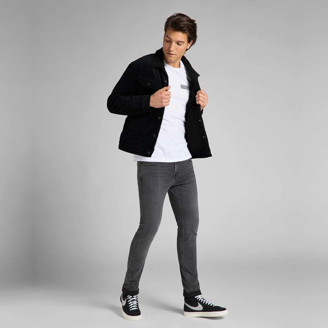 lee-sherpa-cord-jacket-black-l87a-qe-01-lifestyle